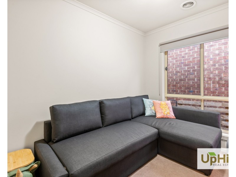 64 Innes Court, Berwick VIC 3806