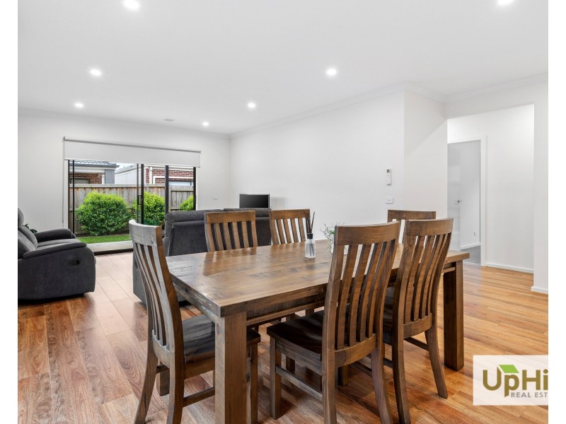 20 Stonemason Road, Clyde North VIC 3978