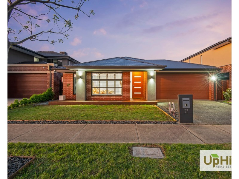37 Castillo Avenue, Clyde North VIC 3978