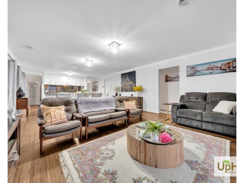 15 Everard Avenue, Clyde North VIC 3978
