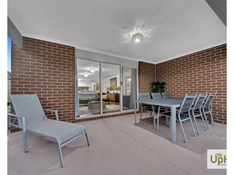 15 Everard Avenue, Clyde North VIC 3978