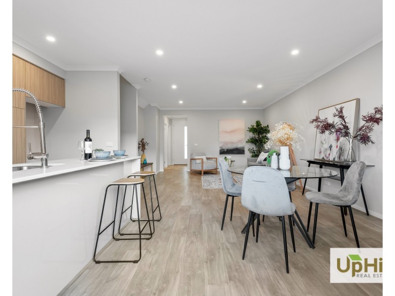 6 Hacienda Lane, Clyde North VIC 3978