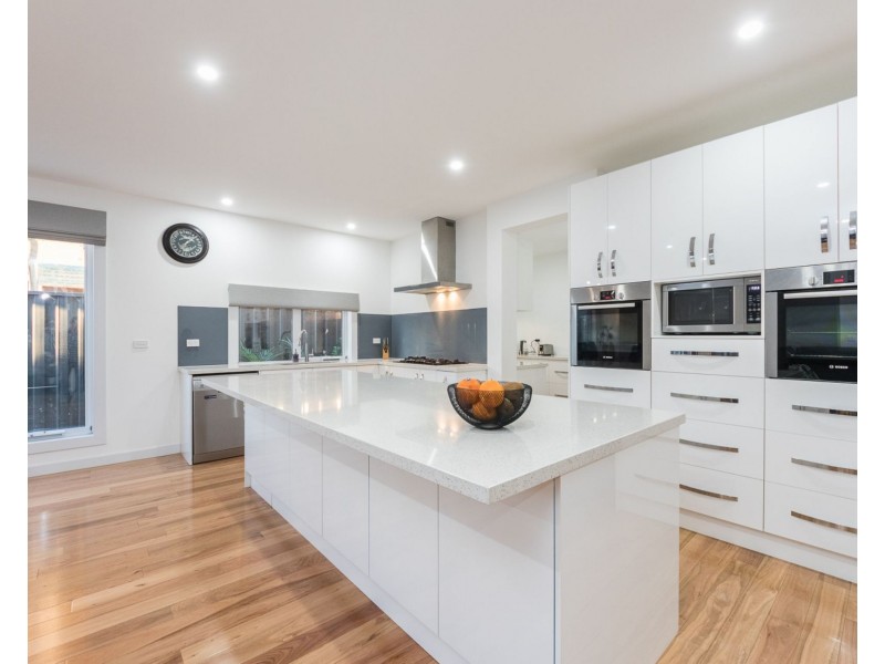 6 Feodora Crescent, Narre Warren VIC 3805