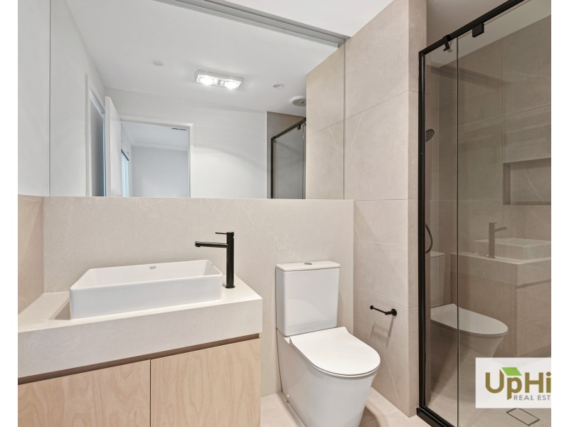 18 Vielo Circuit, Clyde North VIC 3978