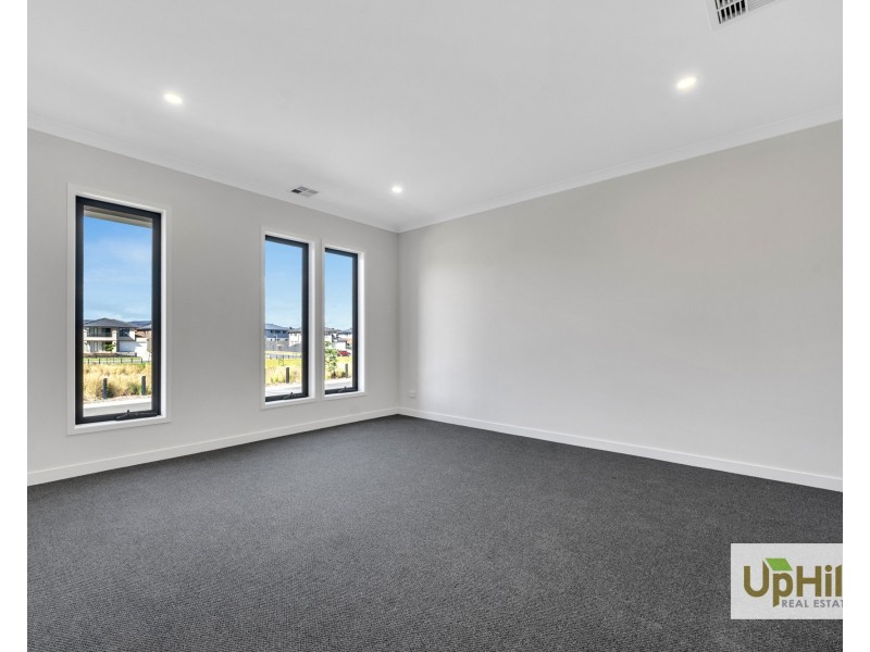 61 Ashtead St, Clyde VIC 3978