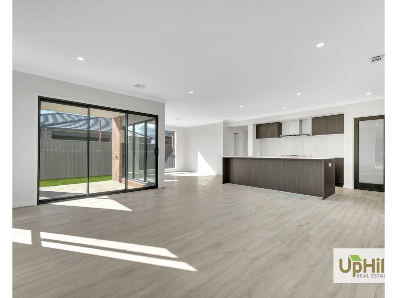 61 Ashtead St, Clyde VIC 3978