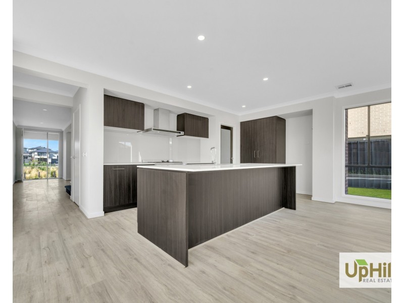 61 Ashtead St, Clyde VIC 3978