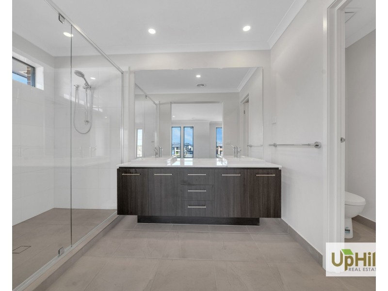 61 Ashtead St, Clyde VIC 3978