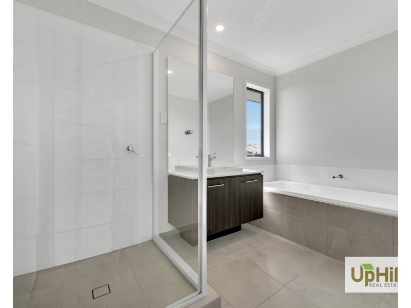 61 Ashtead St, Clyde VIC 3978