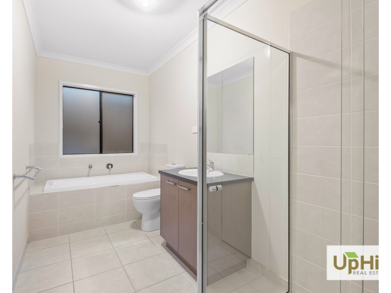 21 Michigan Road, Clyde VIC 3978