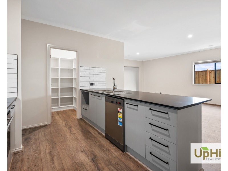 9 Burdekin Road, Clyde VIC 3978