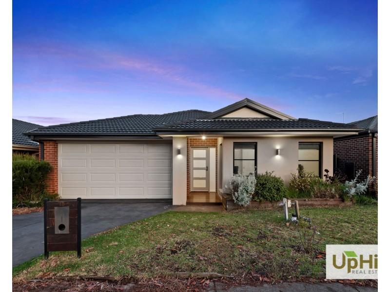 15 Pleven Rise, Clyde North VIC 3978