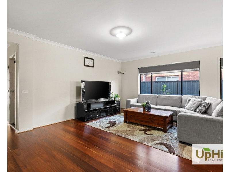 15 Pleven Rise, Clyde North VIC 3978