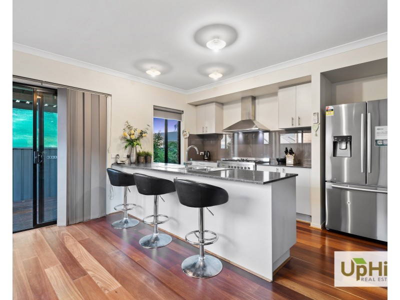 15 Pleven Rise, Clyde North VIC 3978