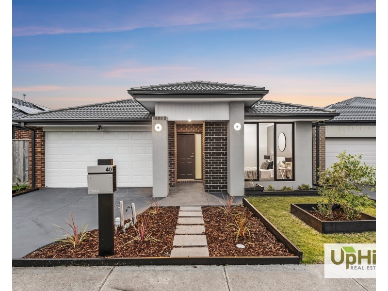 40 Ritchie Drive, Clyde North VIC 3978