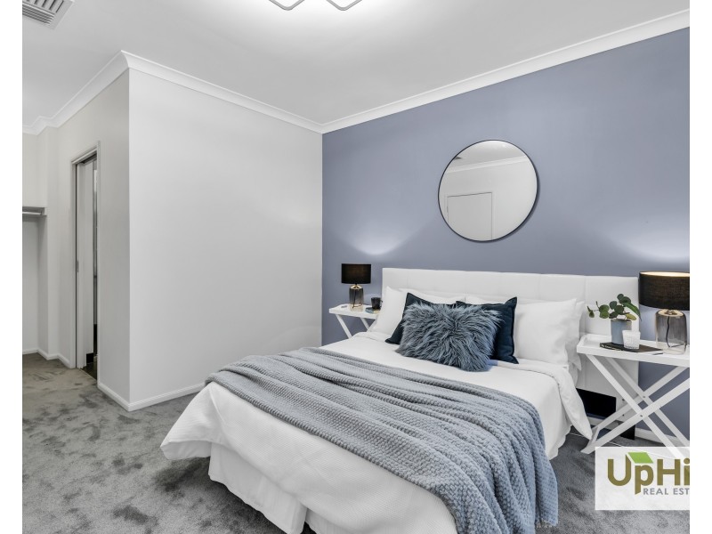 40 Ritchie Drive, Clyde North VIC 3978