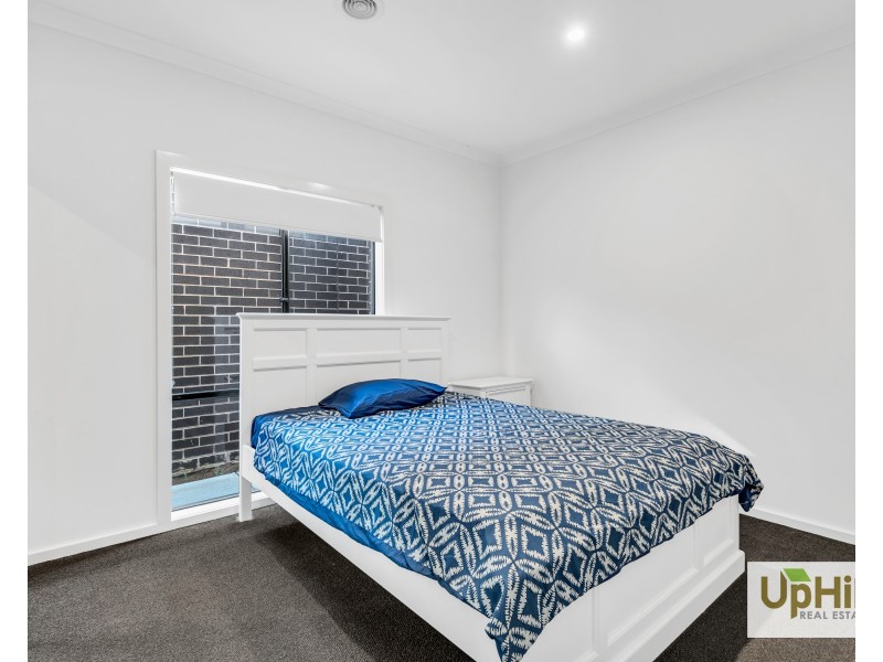 53 Bazadaise Drive, Clyde North VIC 3978