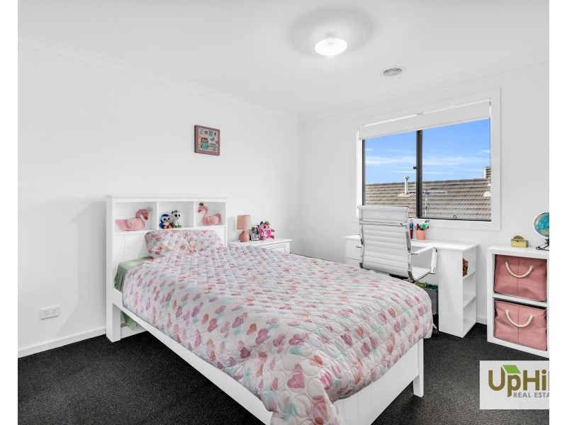 53 Bazadaise Drive, Clyde North VIC 3978