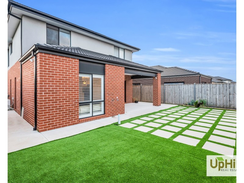 53 Bazadaise Drive, Clyde North VIC 3978