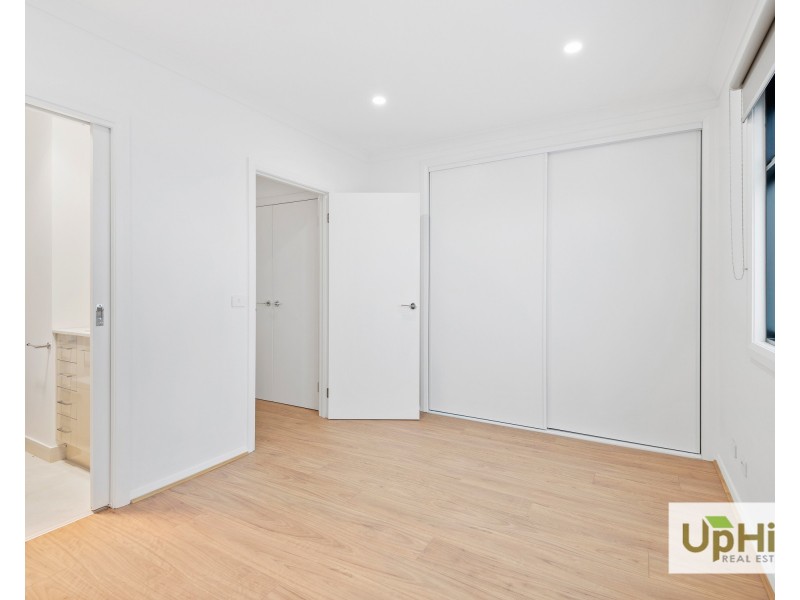 23 Elmslie Drive, Cranbourne East VIC 3977