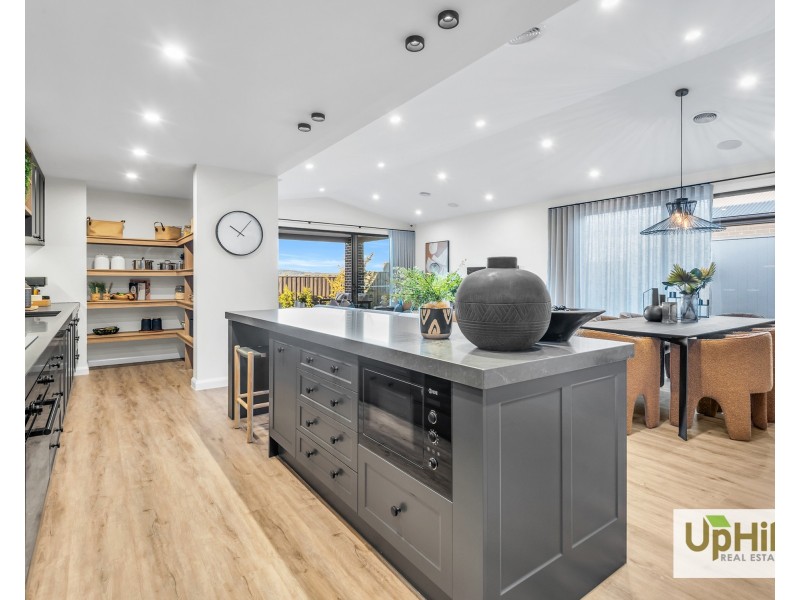 14 Clements street, Officer South VIC 3809