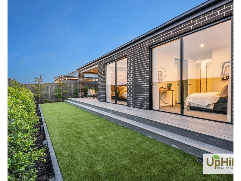 14 Clements street, Officer South VIC 3809