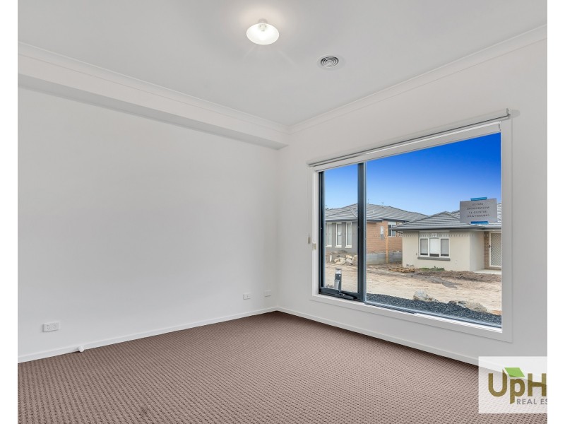 257 Princes Highway, Officer VIC 3809