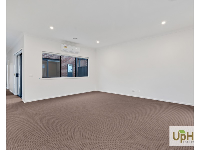 257 Princes Highway, Officer VIC 3809
