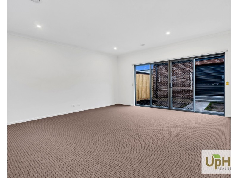 257 Princes Highway, Officer VIC 3809