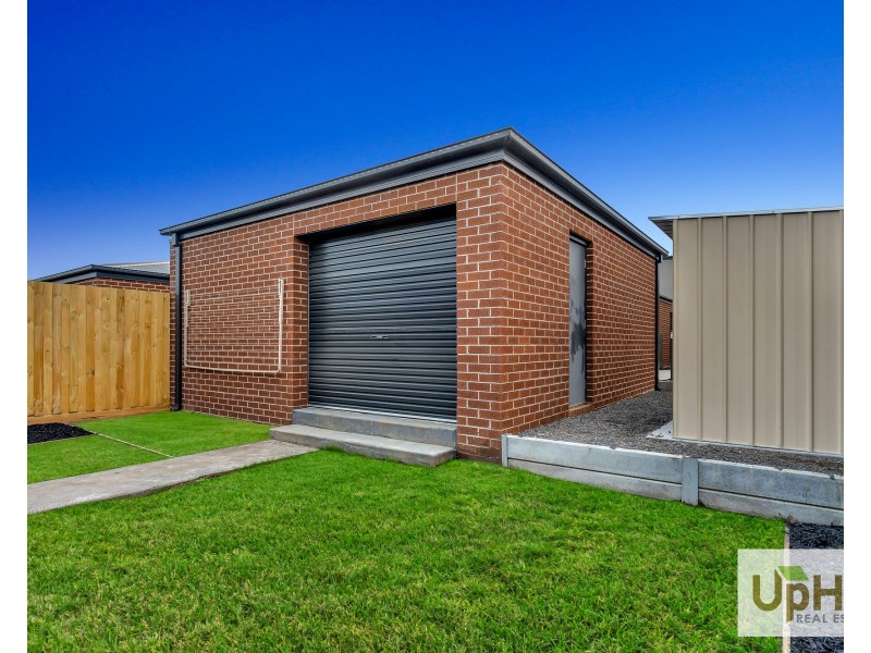 257 Princes Highway, Officer VIC 3809