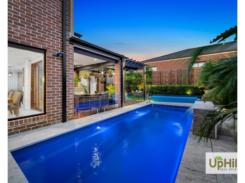 4 Caribbean Circuit, Clyde VIC 3978