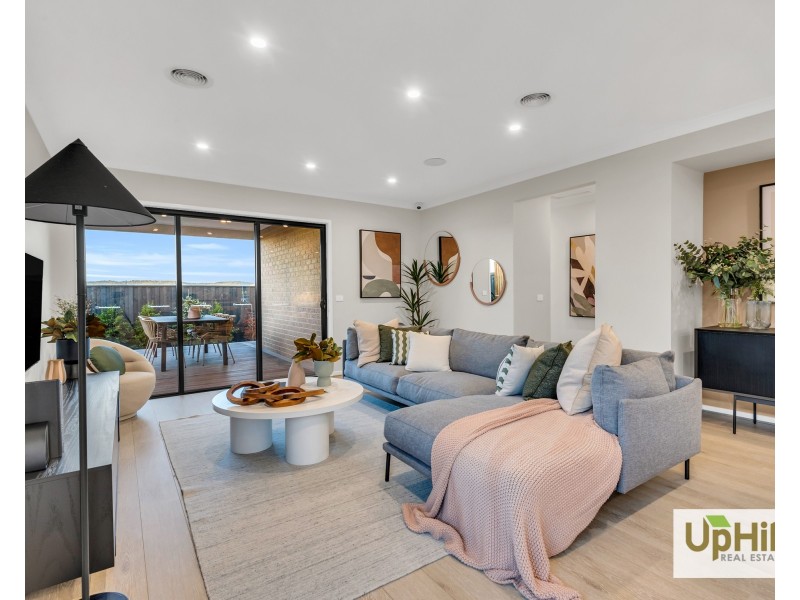 12 Clements Street, Officer South VIC 3809