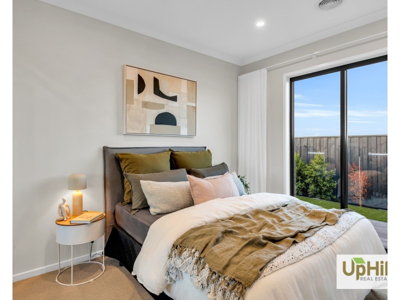 12 Clements Street, Officer South VIC 3809