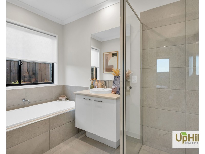 12 Clements Street, Officer South VIC 3809