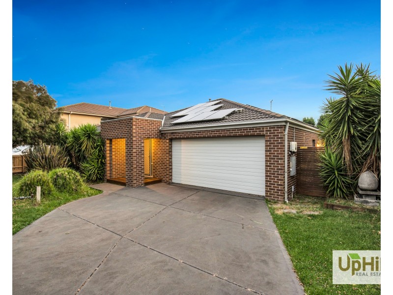 30 Bernly Boulevard, Berwick VIC 3806