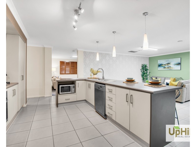 30 Bernly Boulevard, Berwick VIC 3806