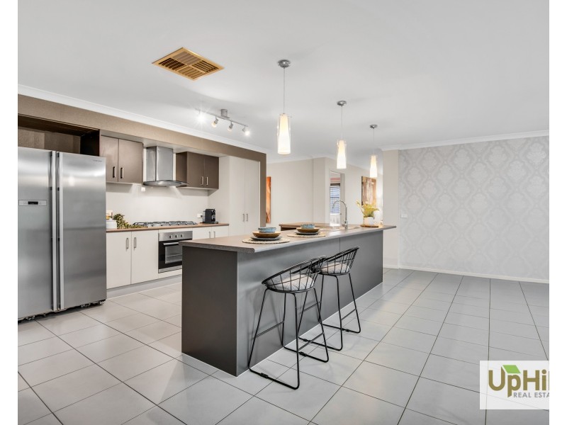 30 Bernly Boulevard, Berwick VIC 3806