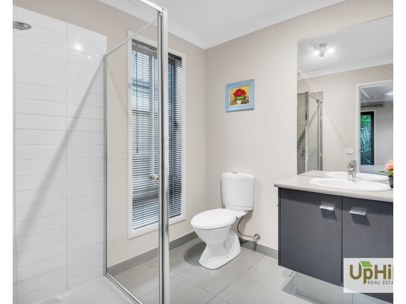 30 Bernly Boulevard, Berwick VIC 3806