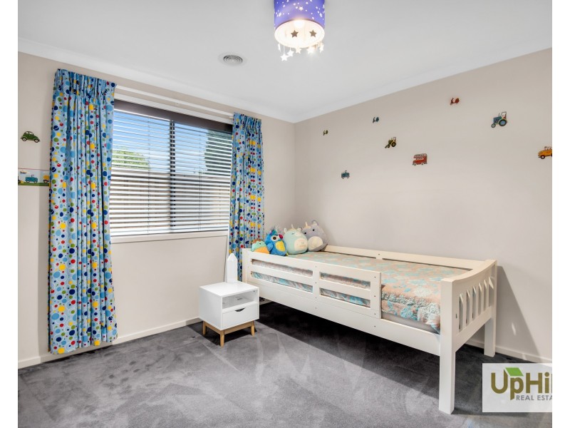 30 Bernly Boulevard, Berwick VIC 3806