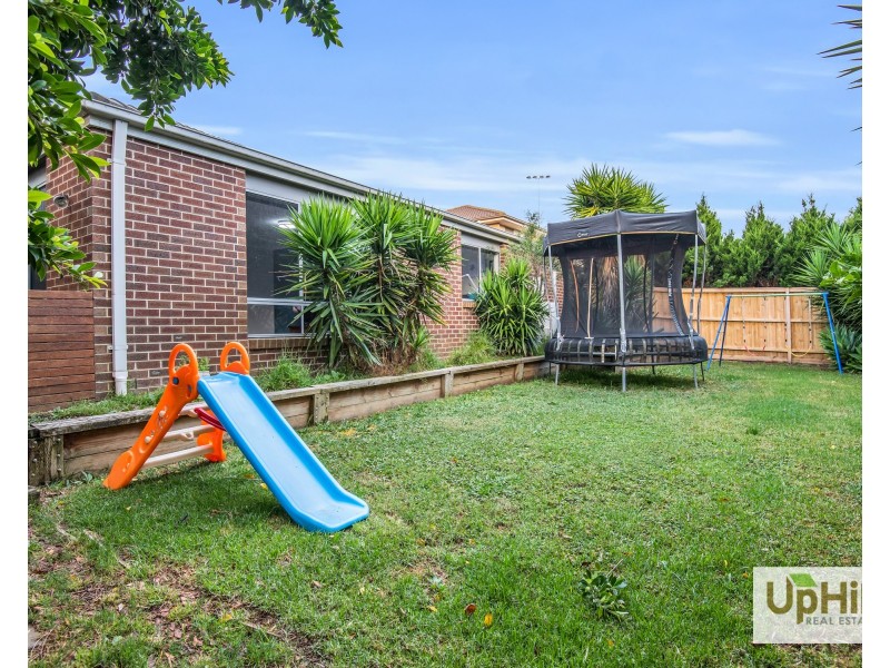 30 Bernly Boulevard, Berwick VIC 3806