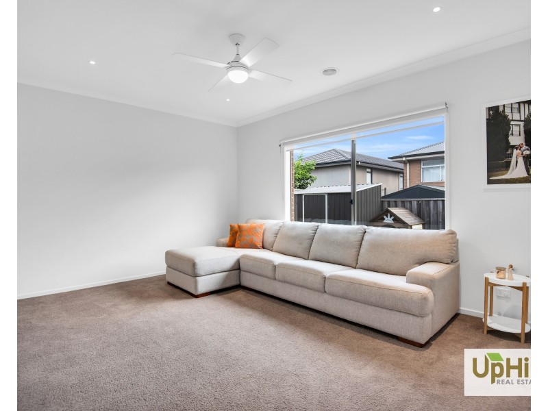 10 Coolana Drive, Clyde North VIC 3978
