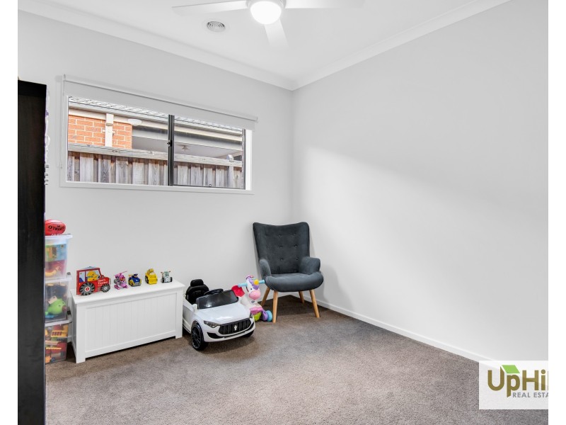 10 Coolana Drive, Clyde North VIC 3978