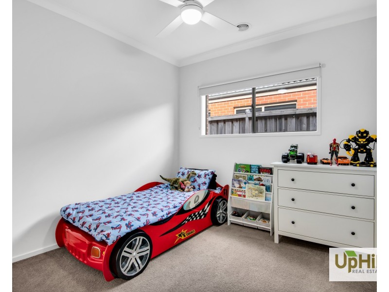 10 Coolana Drive, Clyde North VIC 3978
