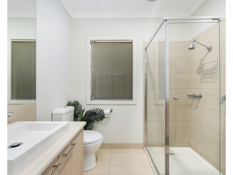 6 Elland Road, Clyde North VIC 3978