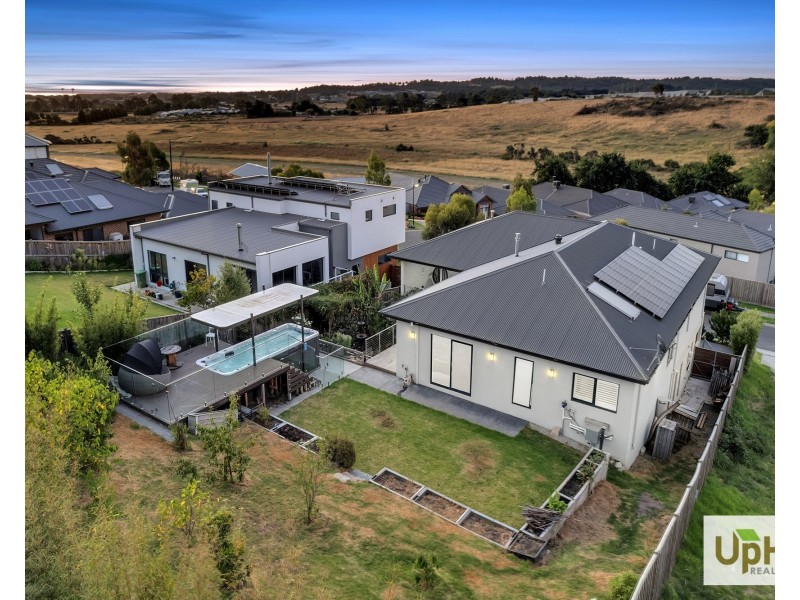 31 Avondale Street, Officer VIC 3809