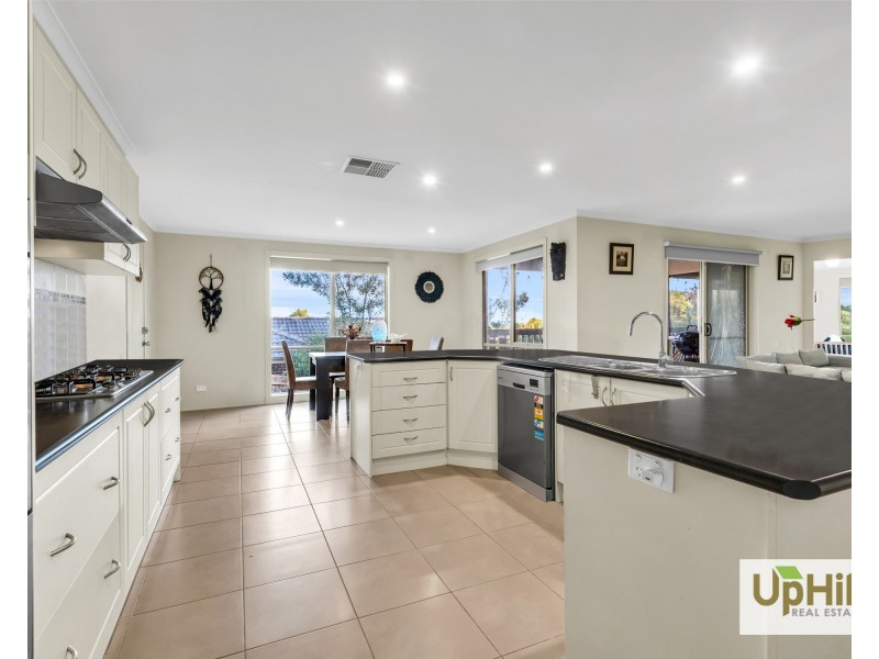 51 Meaby Drive, Pakenham VIC 3810