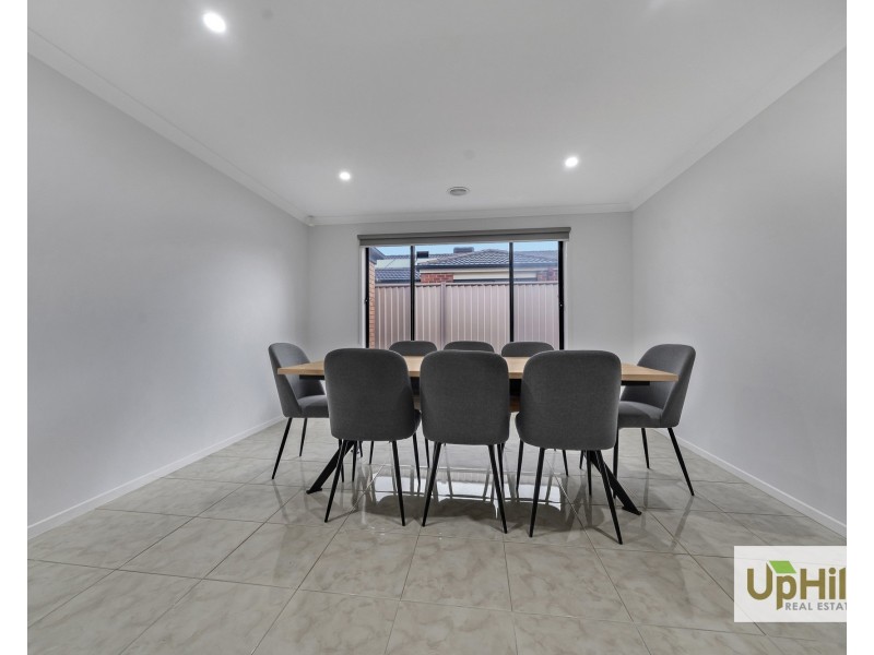 11 Nell Place, Narre Warren South VIC 3805