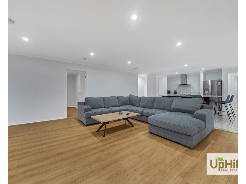 11 Nell Place, Narre Warren South VIC 3805