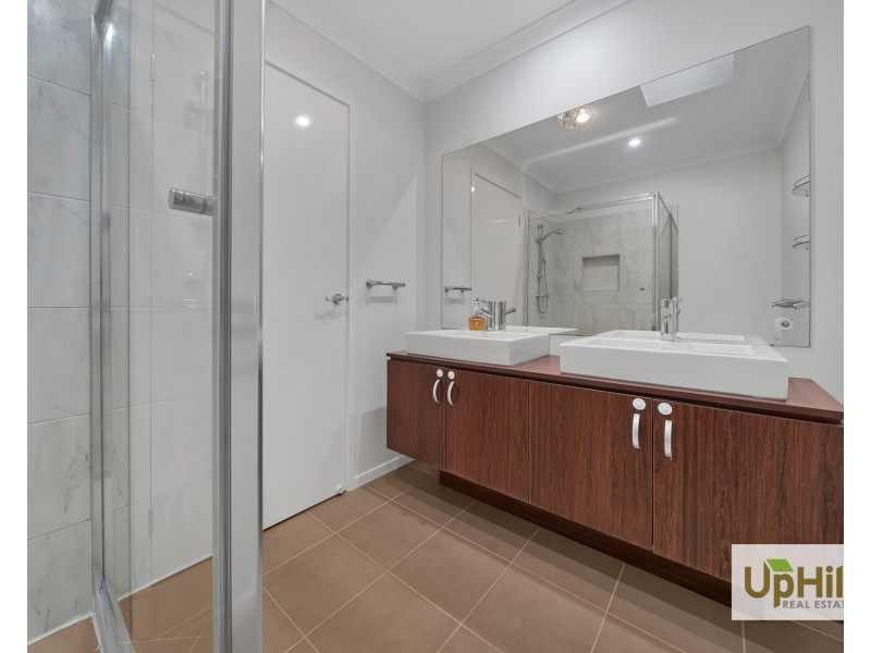 11 Nell Place, Narre Warren South VIC 3805