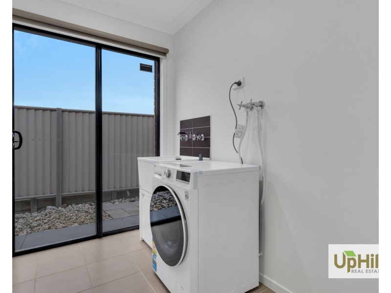 11 Nell Place, Narre Warren South VIC 3805